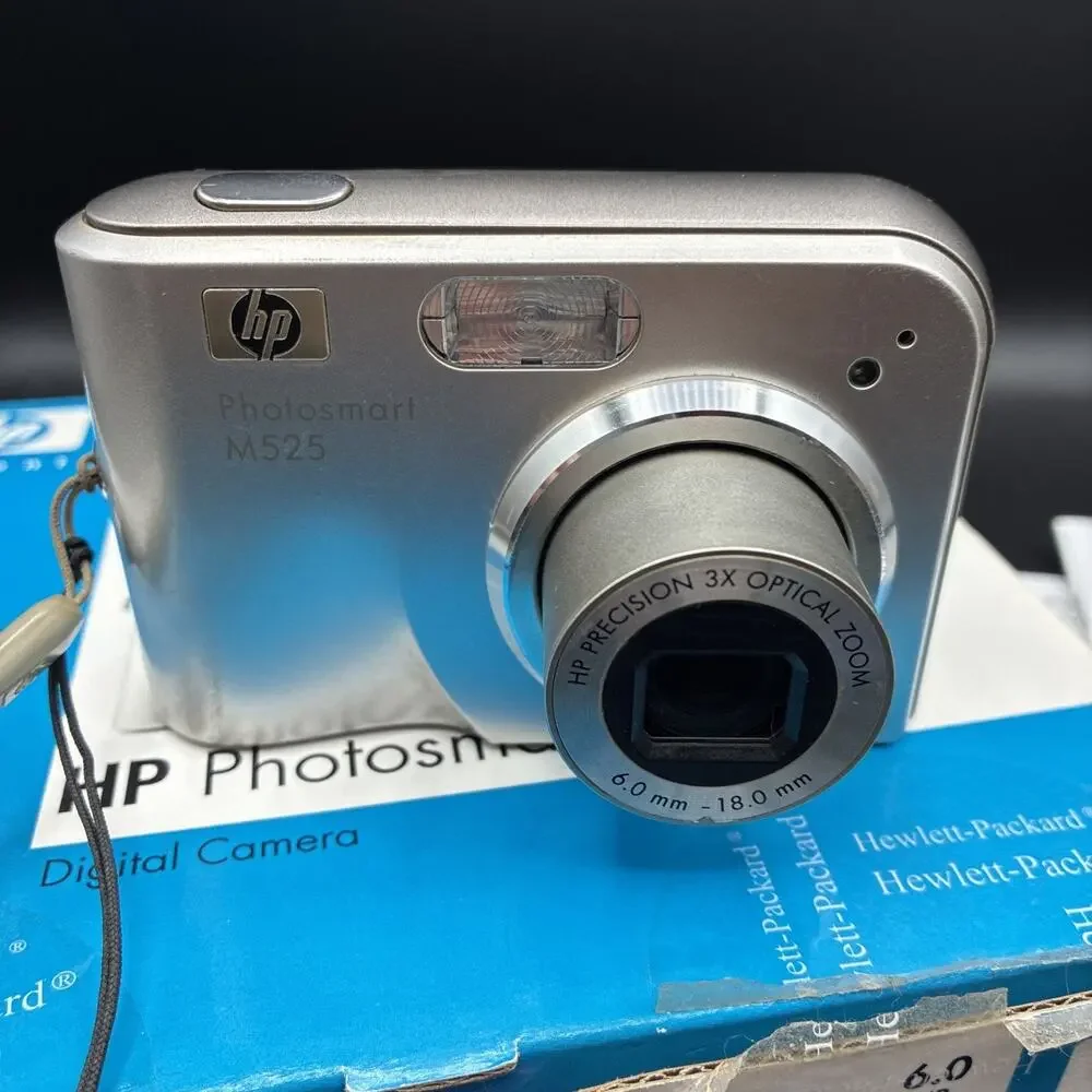 Vintage HP Photosmart M525 Digicam Silver 6.0 MP Digital Camera Retro 2006 Works